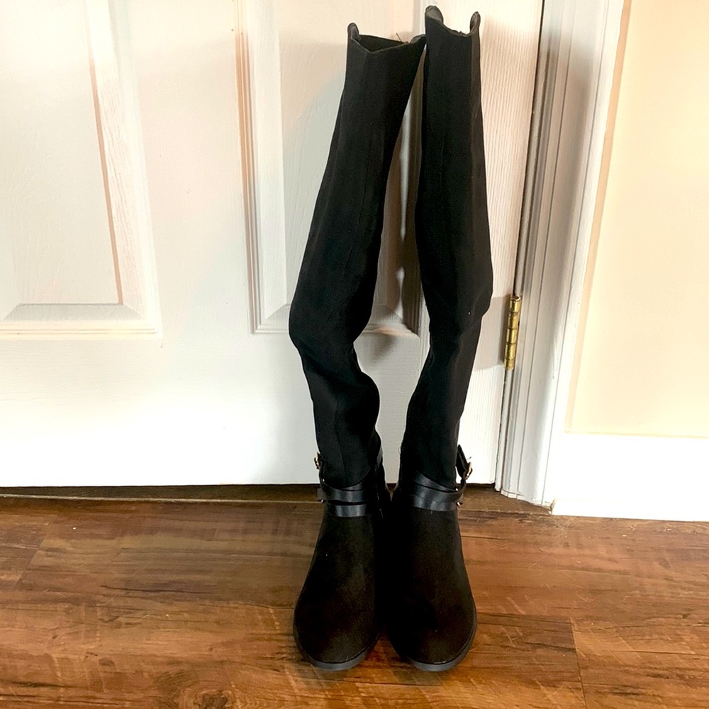 Brand new! Size 10 black knee high boots